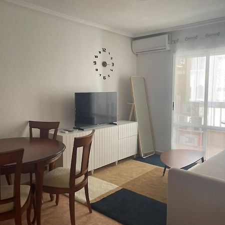 Cozy Apartment 5 Mins To Beach Τορεβιέχα Εξωτερικό φωτογραφία