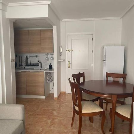 Cozy Apartment 5 Mins To Beach Τορεβιέχα Εξωτερικό φωτογραφία