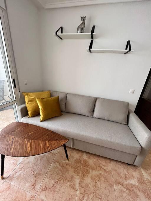Cozy Apartment 5 Mins To Beach Τορεβιέχα Εξωτερικό φωτογραφία