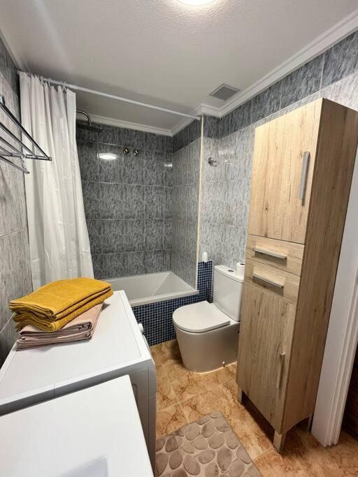 Cozy Apartment 5 Mins To Beach Τορεβιέχα Εξωτερικό φωτογραφία