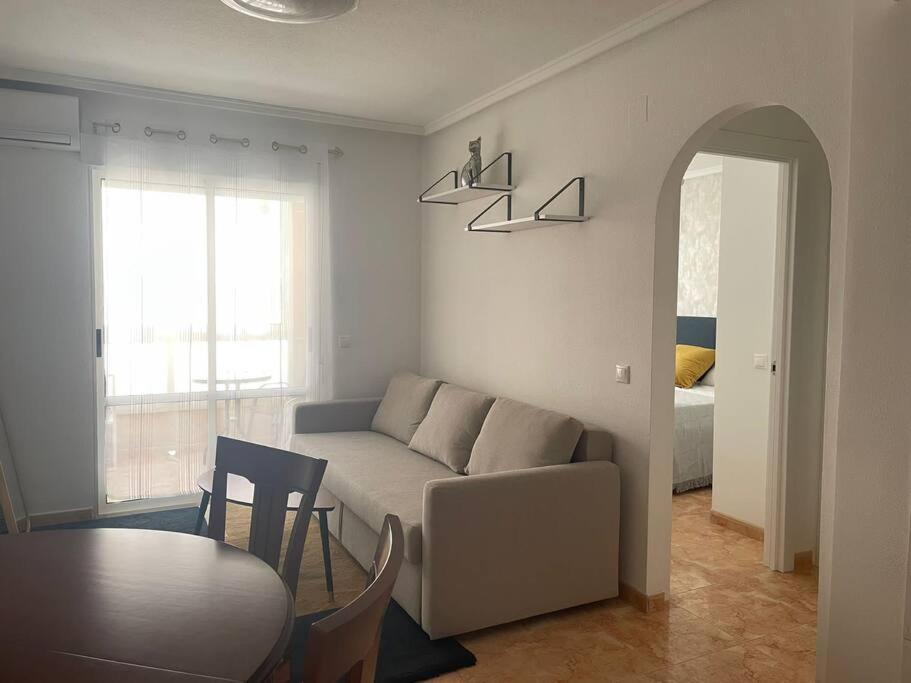Cozy Apartment 5 Mins To Beach Τορεβιέχα Εξωτερικό φωτογραφία