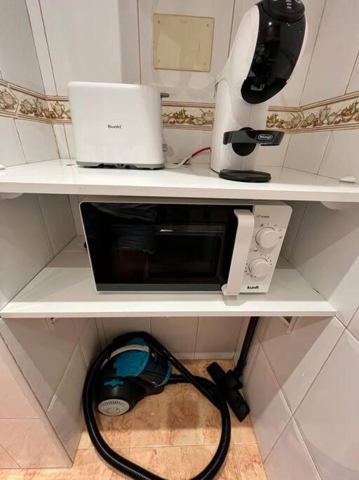 Cozy Apartment 5 Mins To Beach Τορεβιέχα Εξωτερικό φωτογραφία